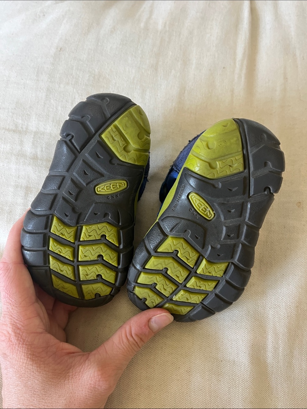 Keen Blue and Lime Closed-Toe Kids Sandals size 4 toddler - Picture 7 of 7